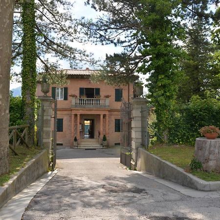 Villa delle Rose - Hotel Paradiso Amandola Esterno foto