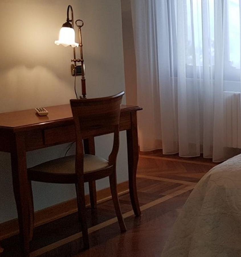 Villa delle Rose - Hotel Paradiso Amandola Esterno foto