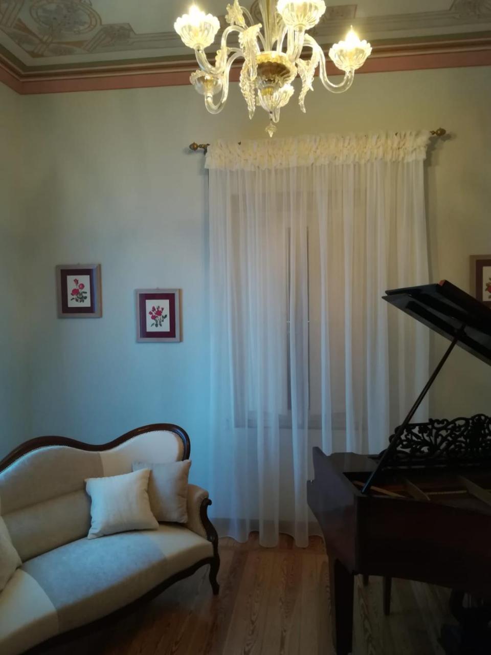 Villa delle Rose - Hotel Paradiso Amandola Esterno foto