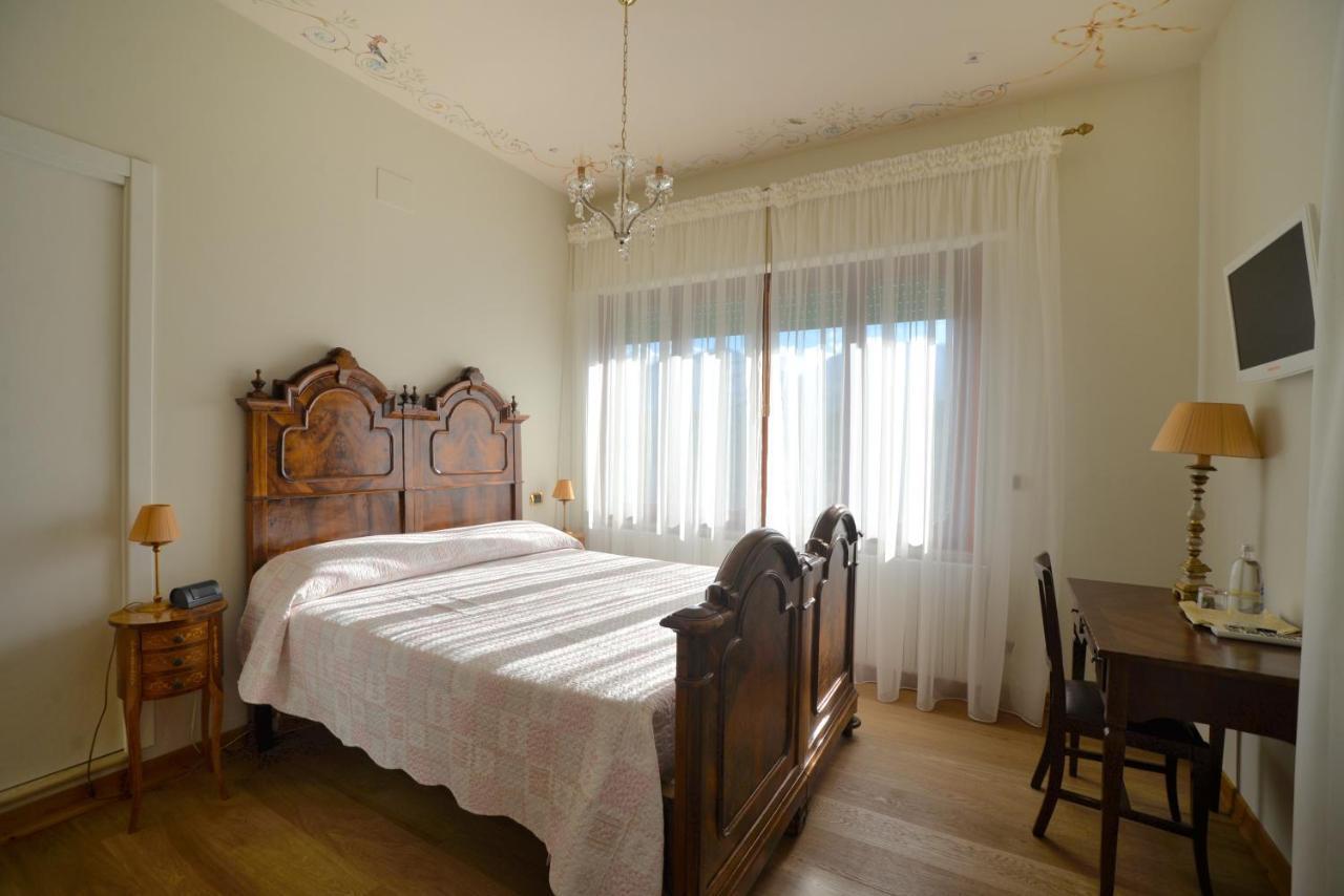 Villa delle Rose - Hotel Paradiso Amandola Esterno foto